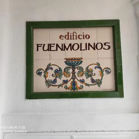 Centro De Con Garaje Privado * 托雷莫利诺斯