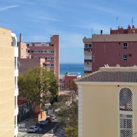 Centro De Con Garaje Privado 托雷莫利诺斯